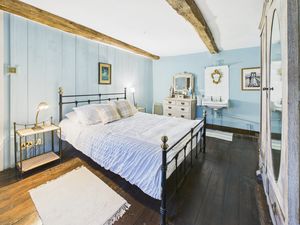 Bedroom- click for photo gallery